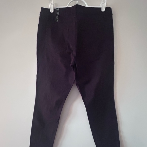 SILVER CRUSH • Ripped Purple Straight Leg Pants • 7/8 • - Picture 2 of 7
